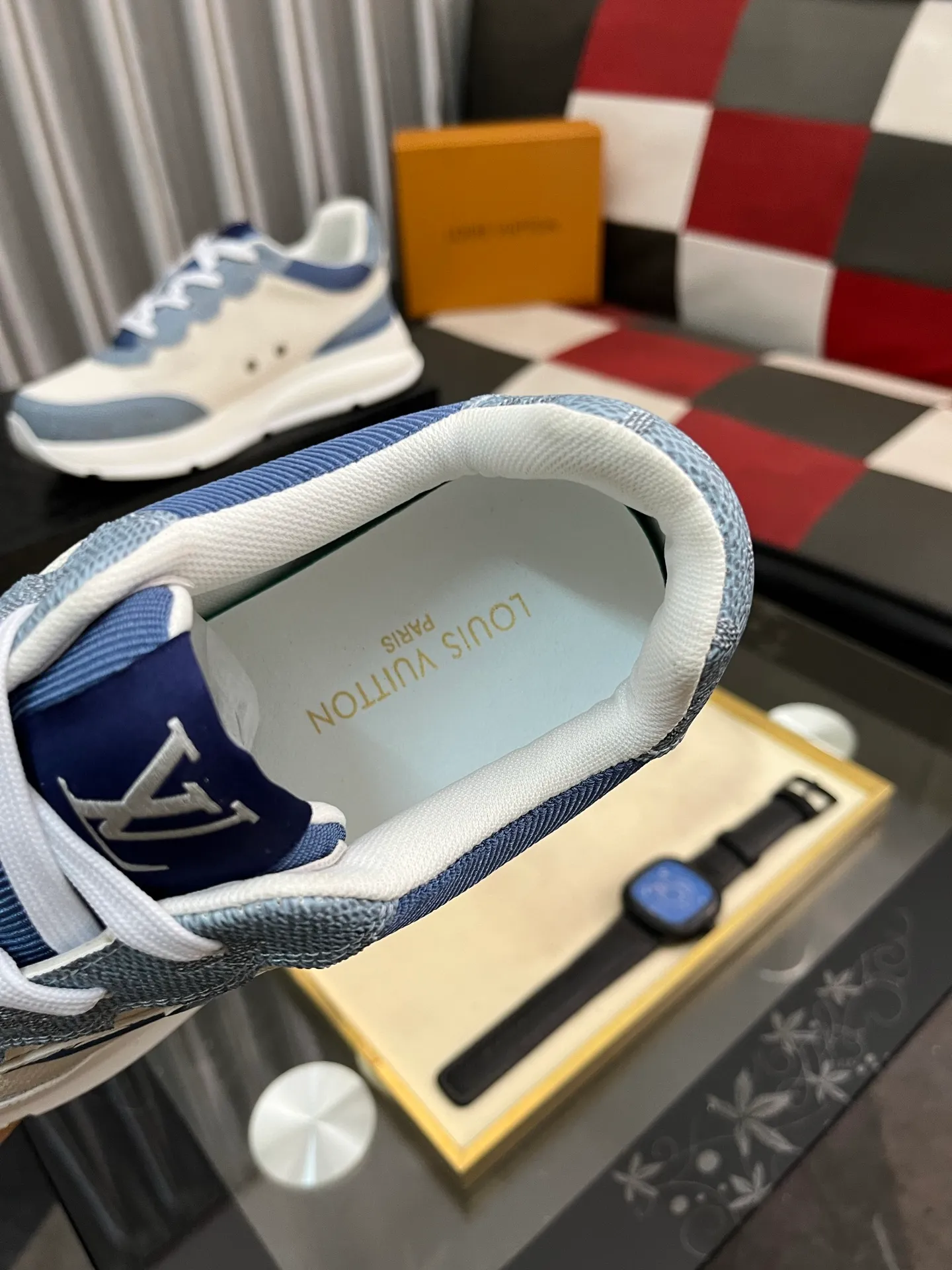 Men's shoes 💰458⌚️⌚️【LOUlS VUlTTON】Louis Vuitton ~ unique and casual style. LV counter purchasing 🏃casual shoes😍😍 are on sale at the men's counter at the same time. Italian imported brands select top-layer Italian cowhide. 🐑Sheepskin lining (refuses to discolor and grind feet) Sole: Original sole specially provided by the original factory 🎬Better in kind Code number: 38-443⃣️Color selection
